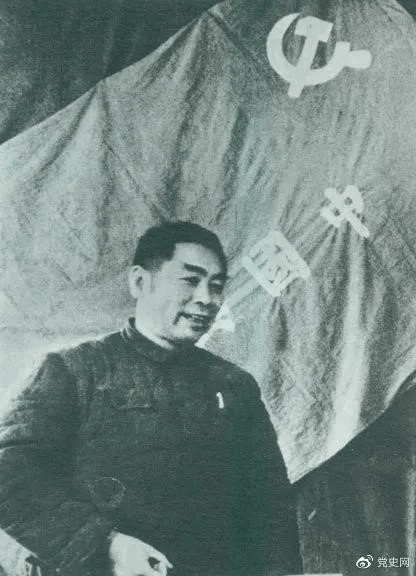 1949年3月,周恩来在中共七届二中全会上讲话。