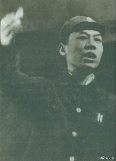 1943年,刘少奇在延安。